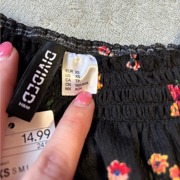 H&M Off Shoulder Floral Blouse - Picture 4 of 5